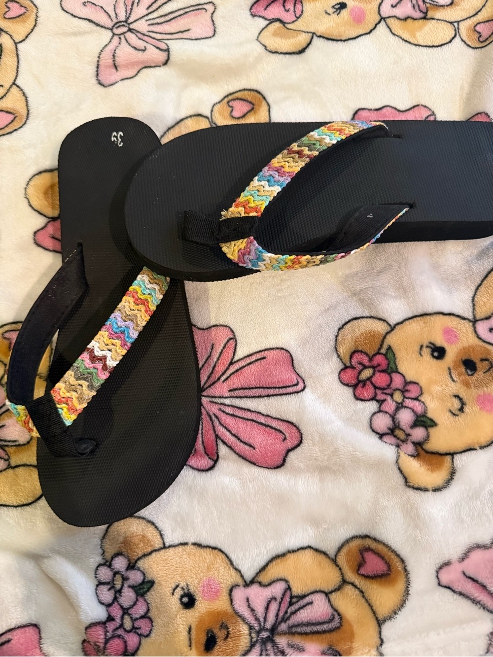 Black Flip Flop Sandals with Multicolor Braided Straps Like New size 39 (8)